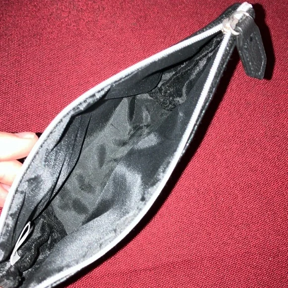 Black Mtv Accessory Bag! - Picture 3 of 3